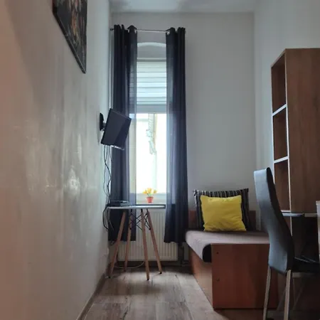 Hostel Tulip - Pokoj Nr 8 Ze Wspolna Lazienka I Kuchnia Stettin Exterior foto