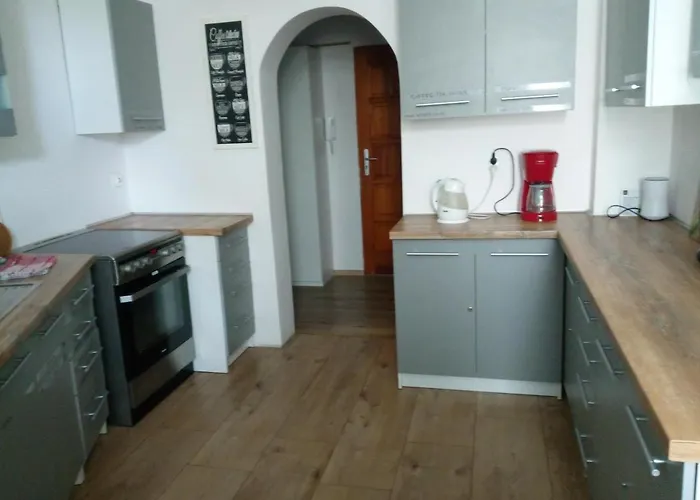 Hostel Tulip - Pokoj Nr 8 Ze Wspolna Lazienka I Kuchnia